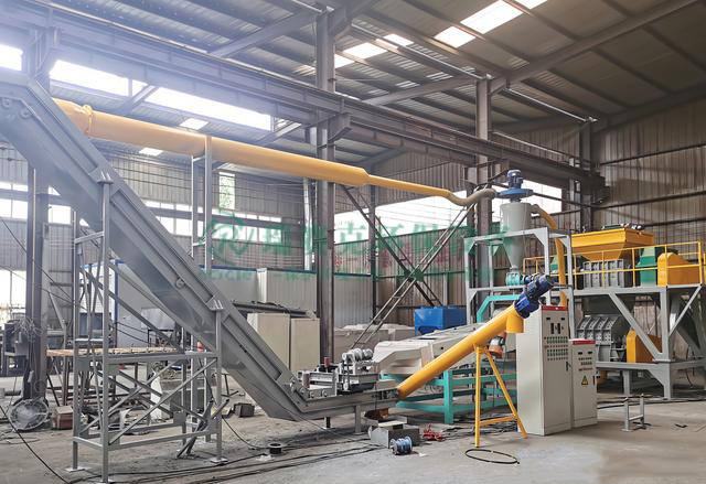 環(huán)保型鋰電池回收處理設備用物理方式破碎舊電池